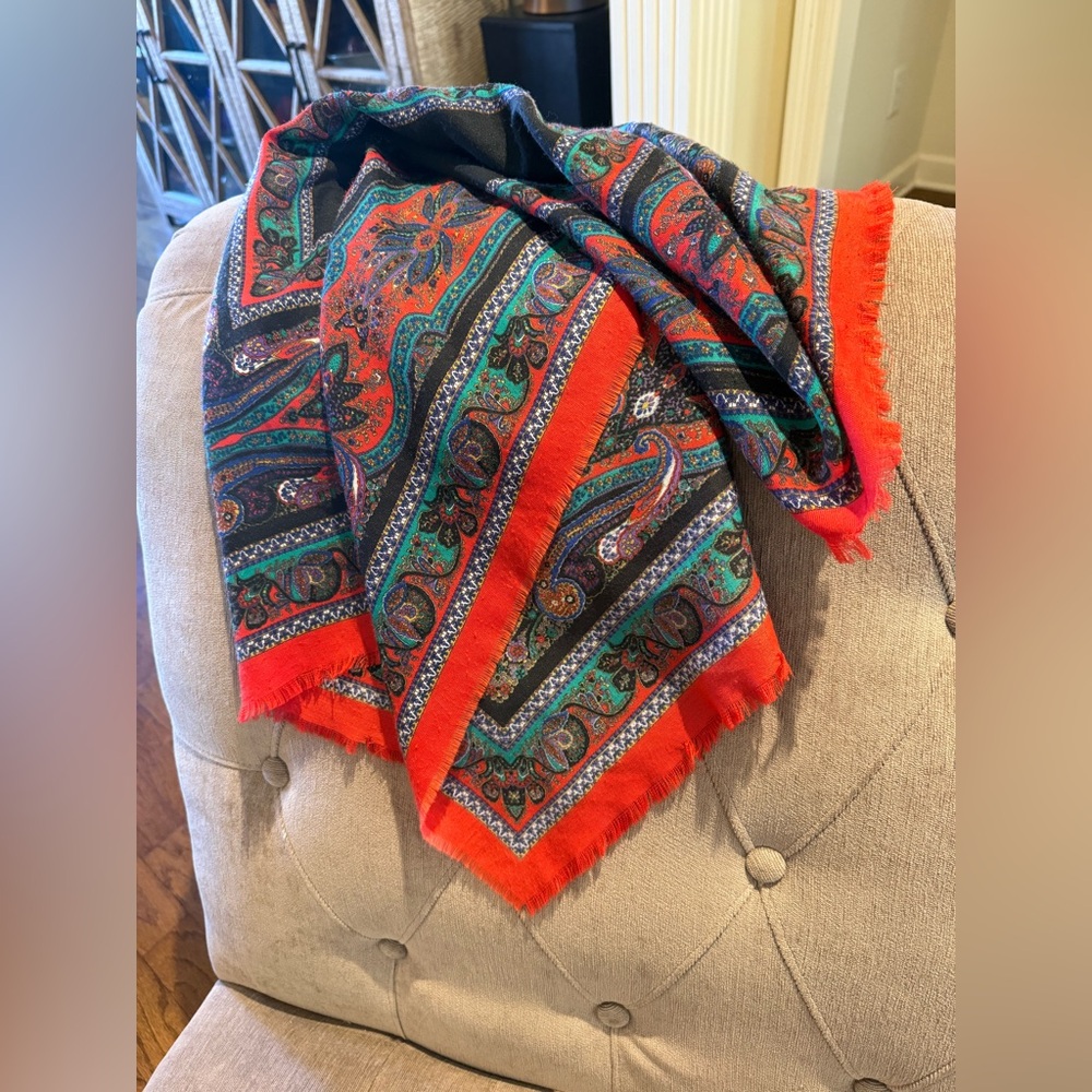 Vintage The Specialty House Inc. Made In Italy Fringed Paisley Print Scarf ***